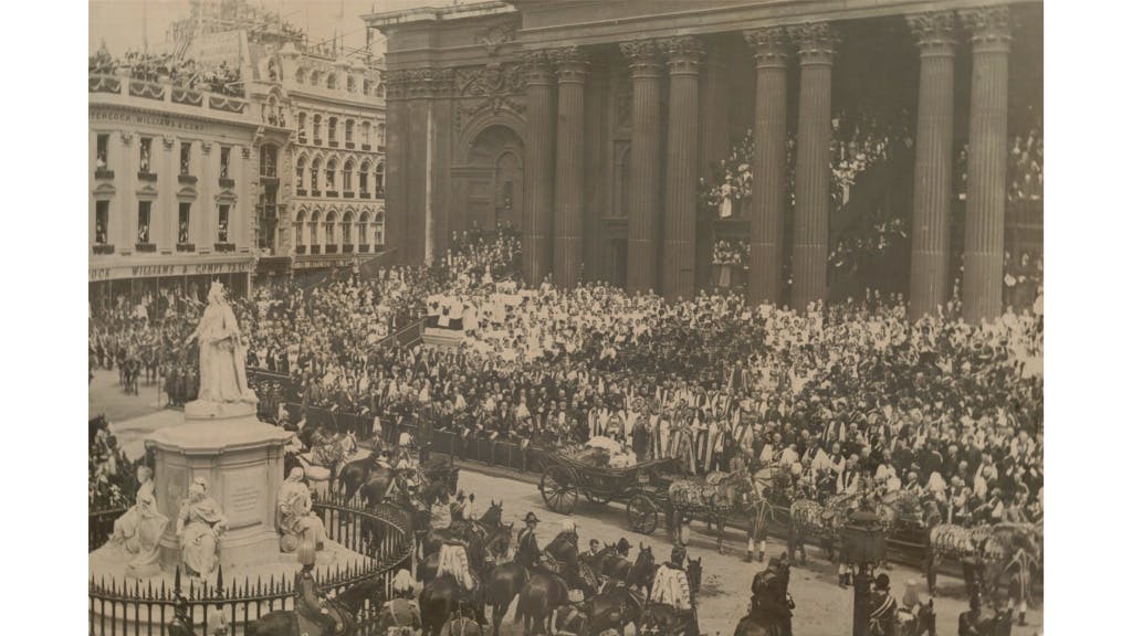 Sepia toned photograph of Queen Victoria's Diamond Jubilee Procession - In front of St Paul's Cathedral.