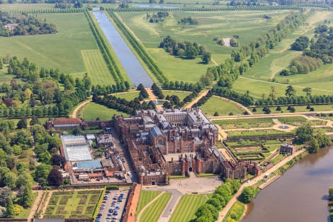 are dogs allowed in hampton court park